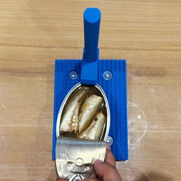 保護中: 片手で缶詰を開けられる固定台